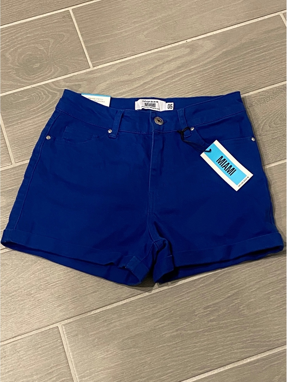 Miami Blue Women's Shorts Size 05